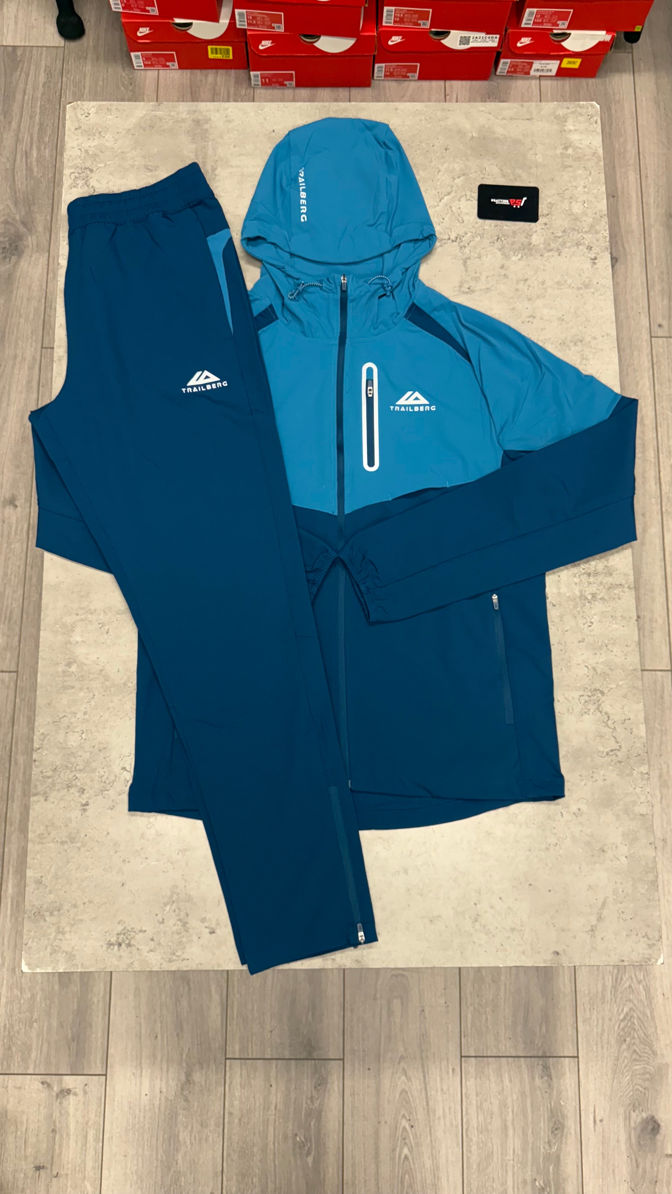 Trailberg Cloud Tracksuit ‘Lagoon / Ocean Spray’