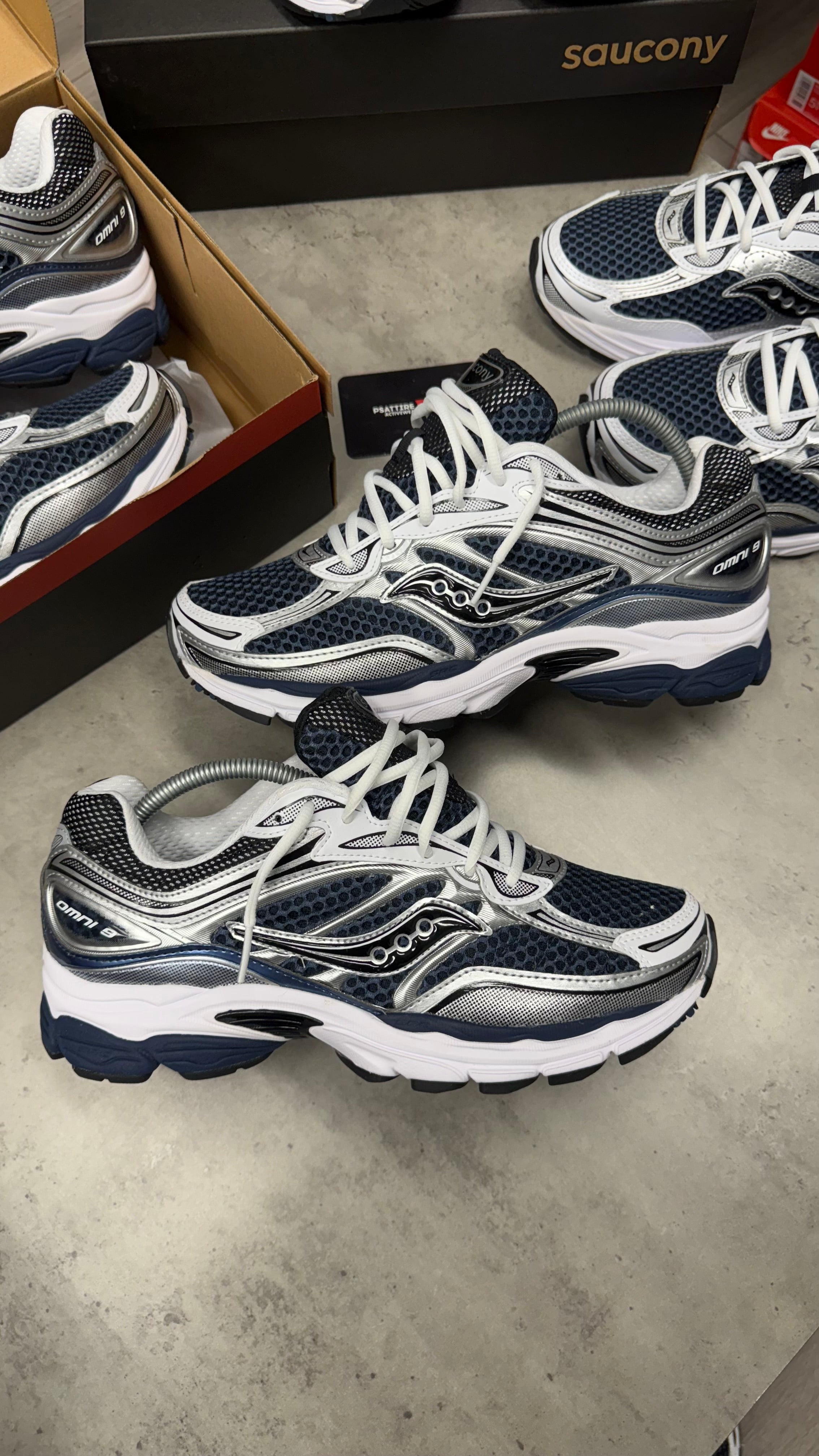 Saucony Progrid Omni 9 ‘Deep Navy’