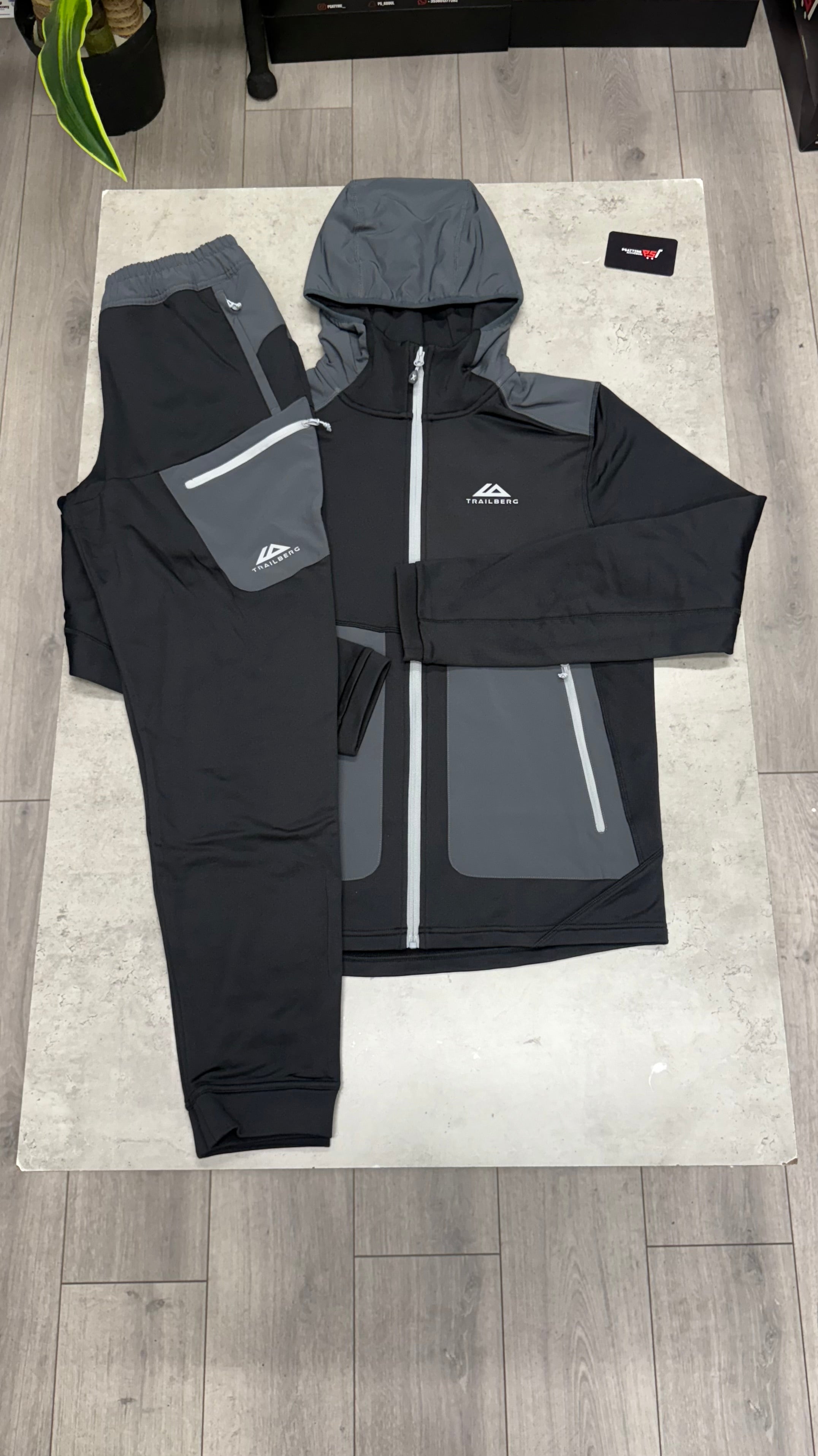 Trailberg Vale Gridded Tracksuit ‘Black / Volcano Grey’