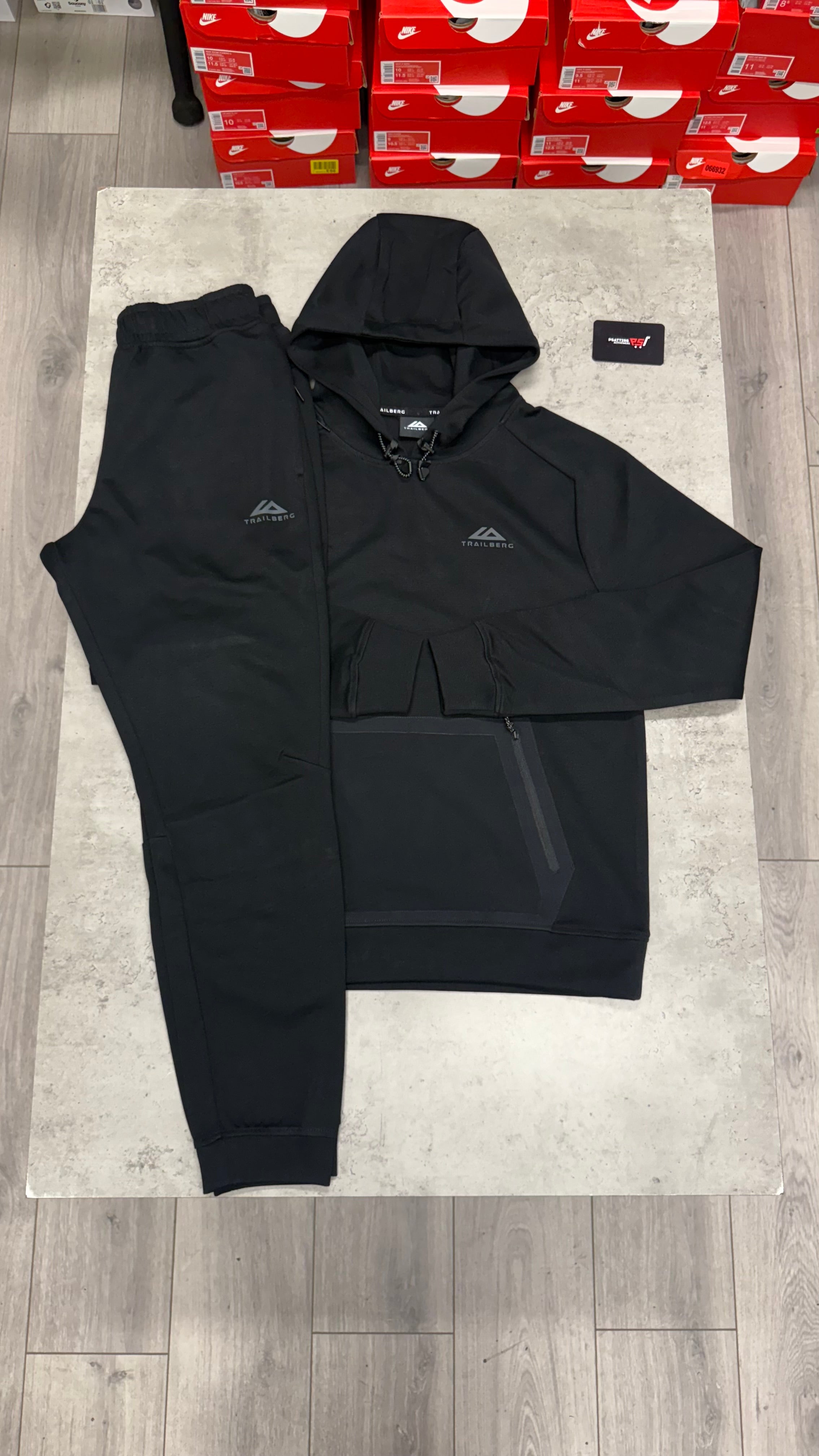 Trailberg Eclipse Tracksuit ‘Black’