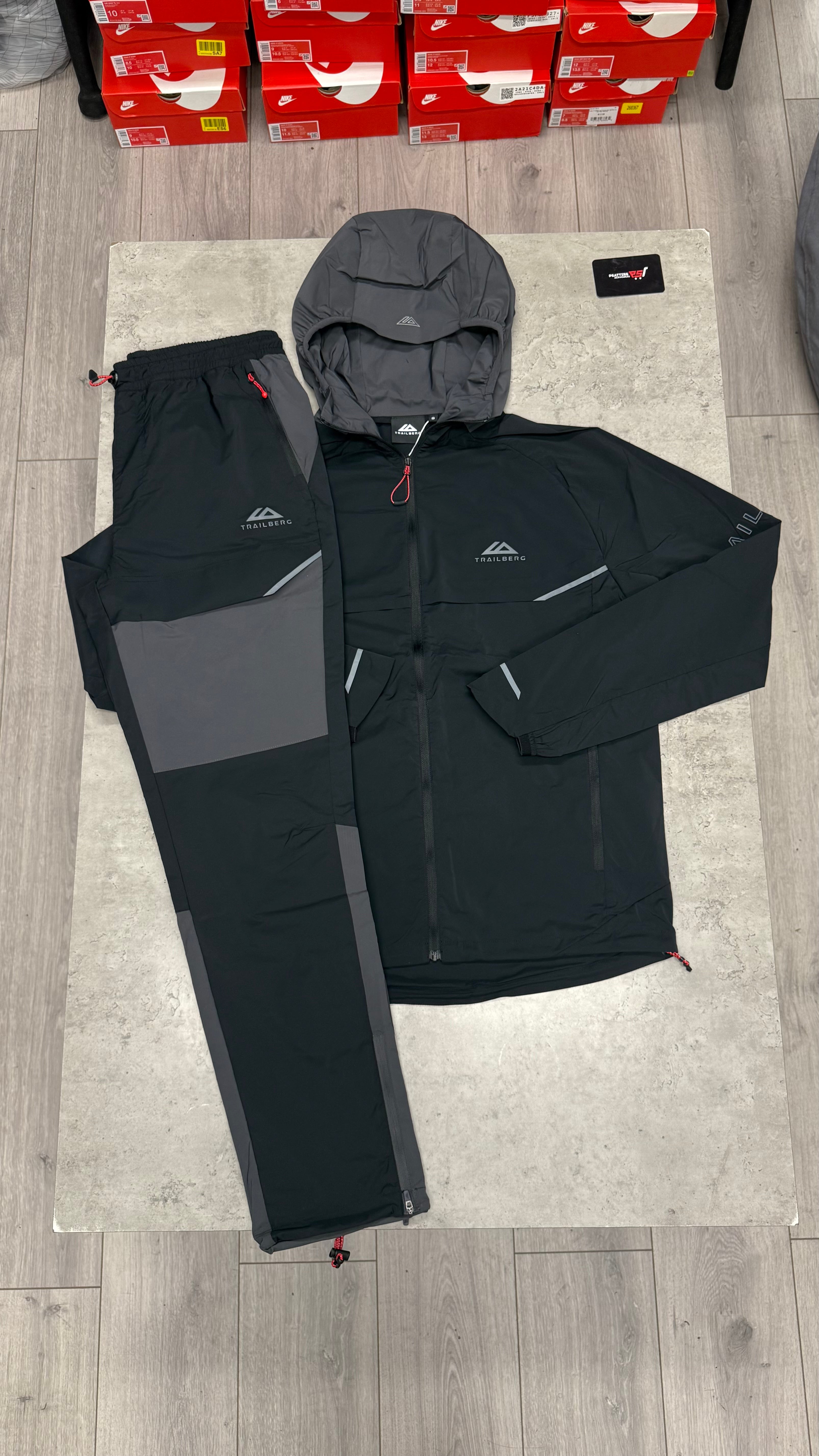 Trailberg Storm Tracksuit ‘Black Grey’