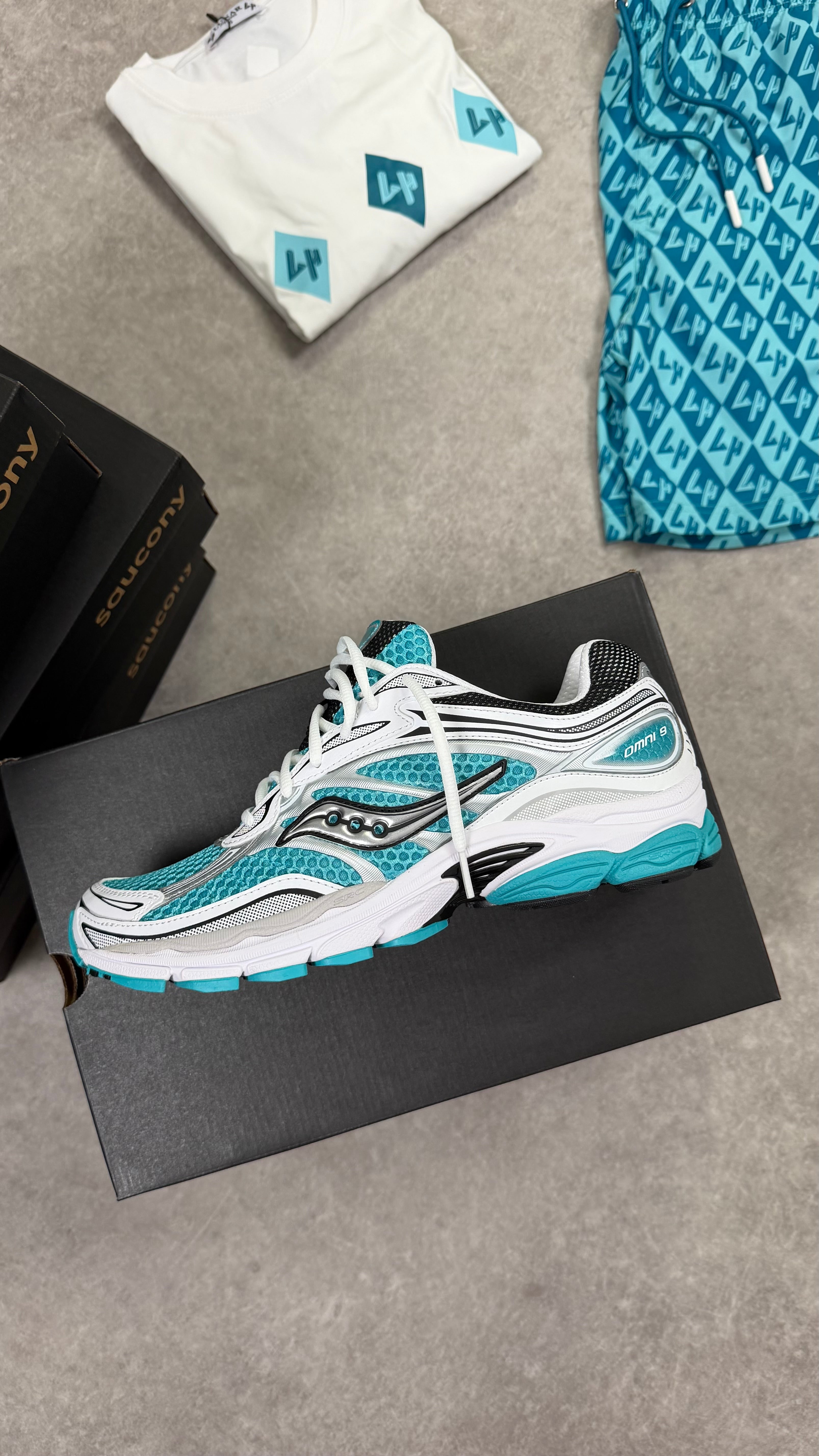 SAUCONY OMNI 9 - LIGHT BLUE/WHITE