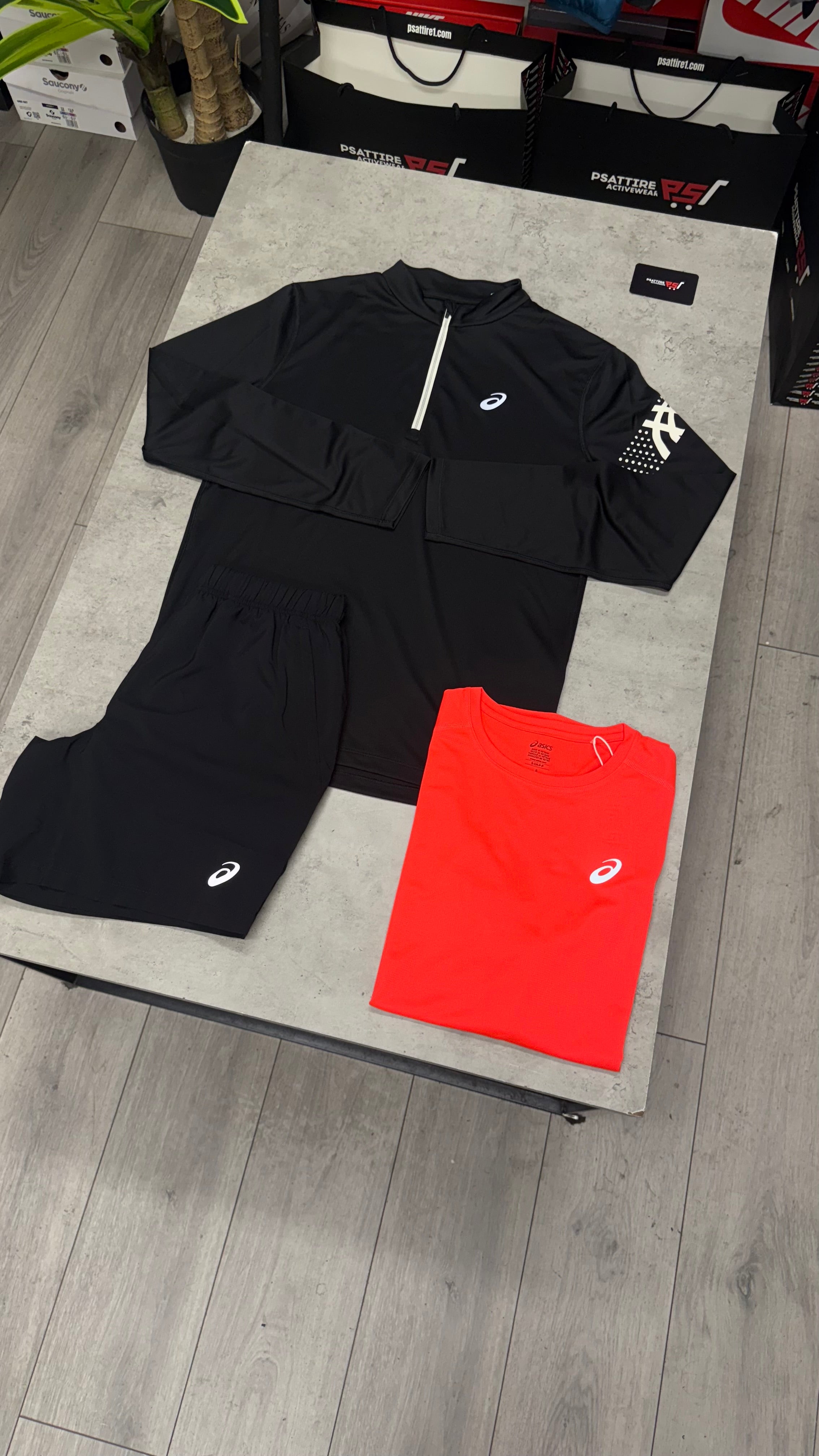 Asics Icon 1/4 Zip Triset ‘Black / Red’