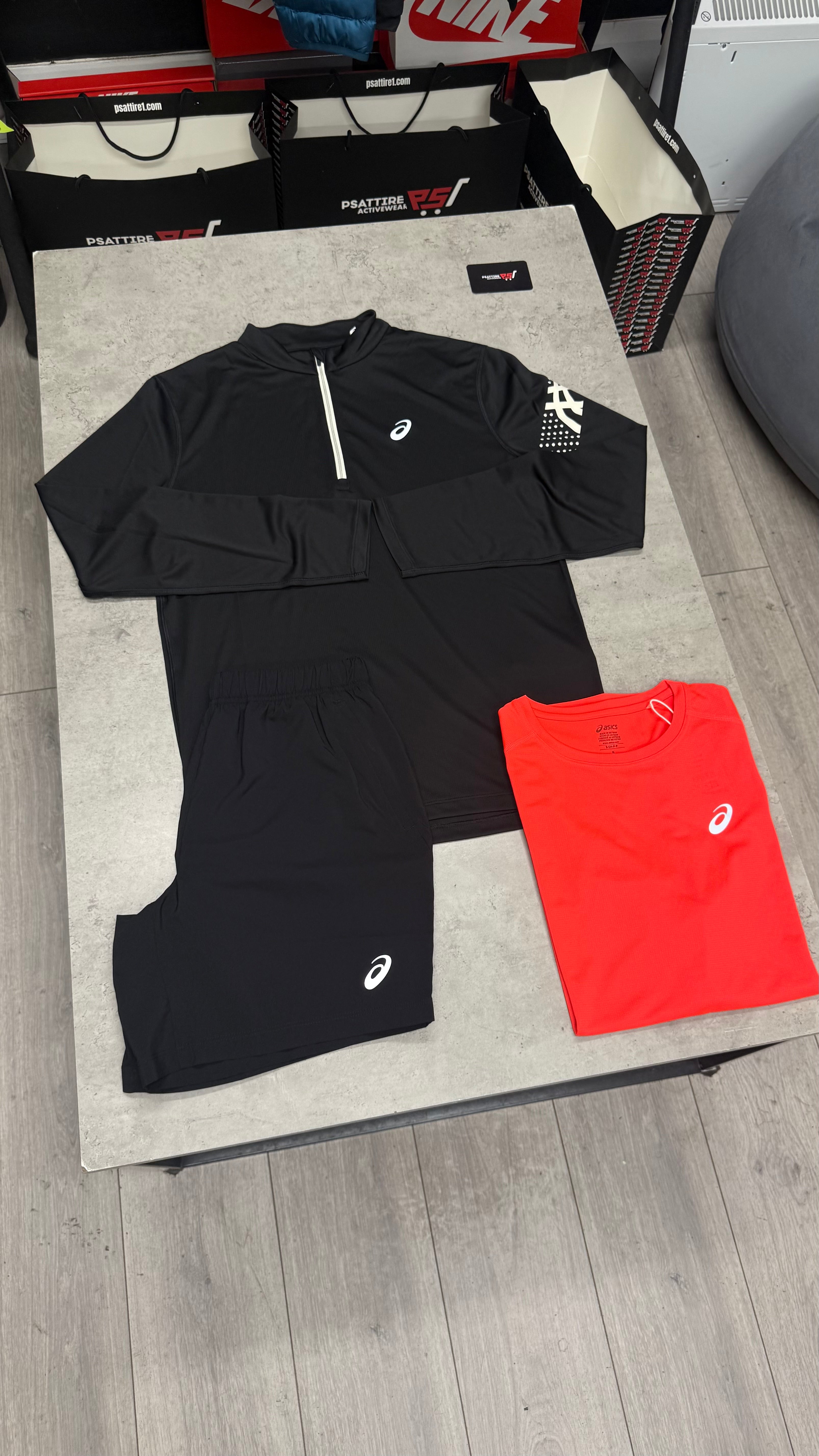 Asics Icon 1/4 Zip Triset ‘Black / Red’