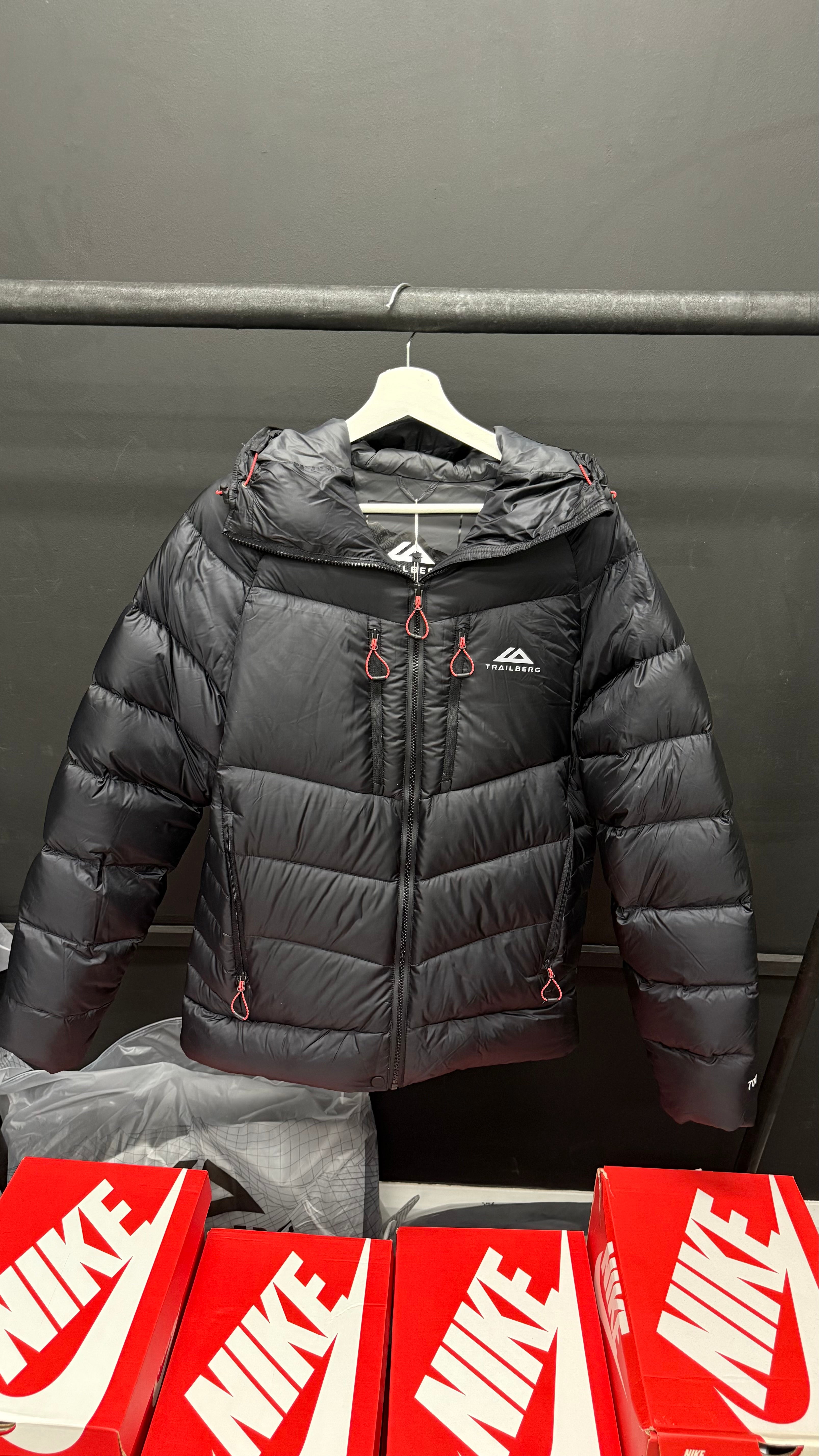 Trailberg Blanc 700F Puffer ‘Black’