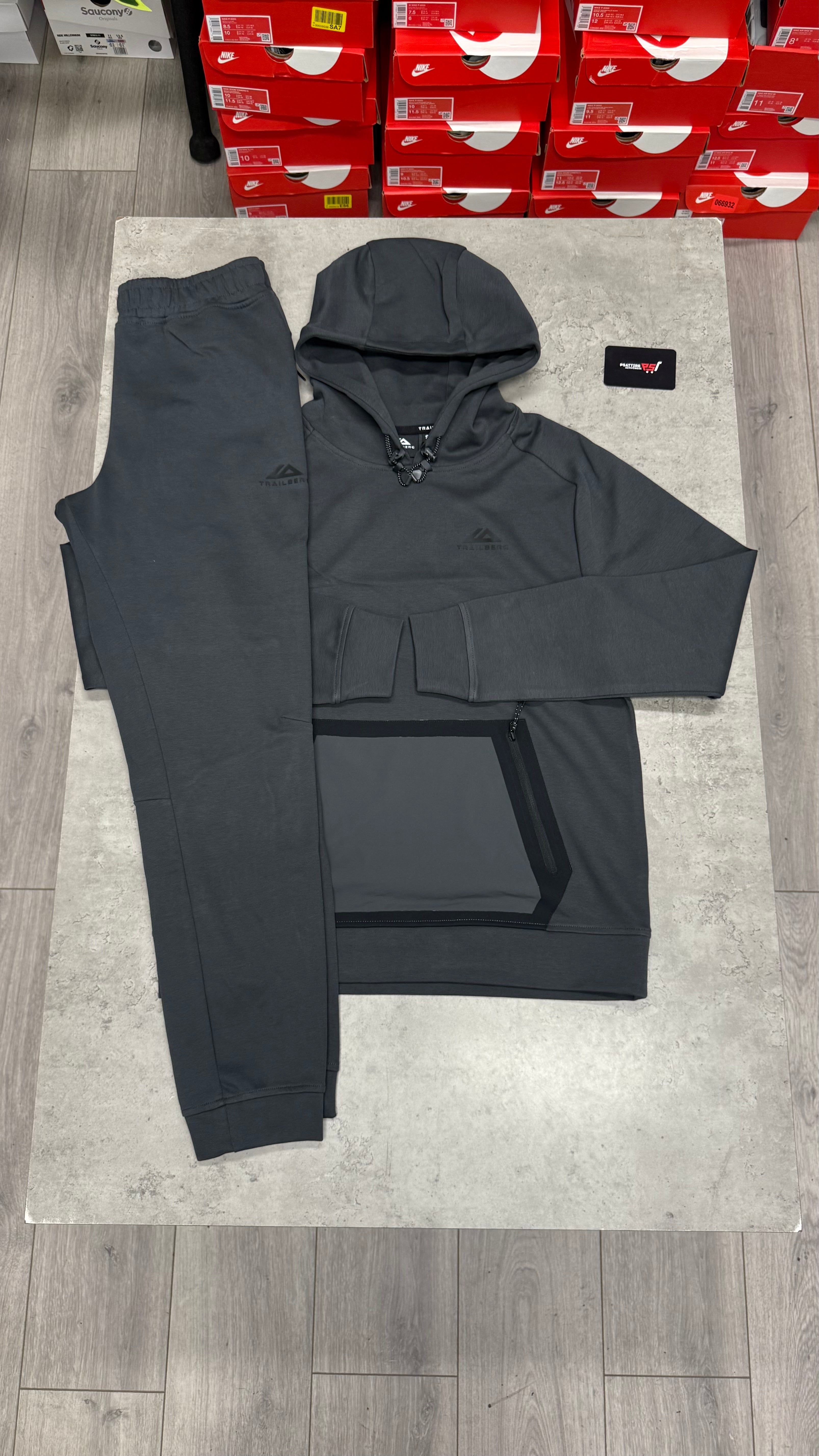 Trailberg Eclipse Tracksuit ‘Volcano Grey’