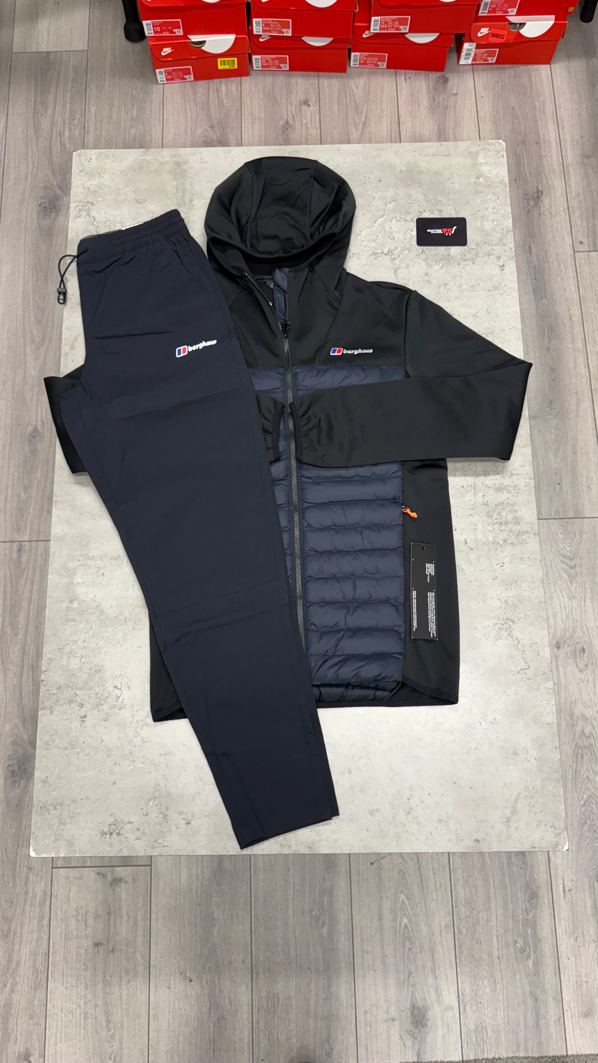 Berghaus Hybrid Tracksuit ‘Navy / Black’