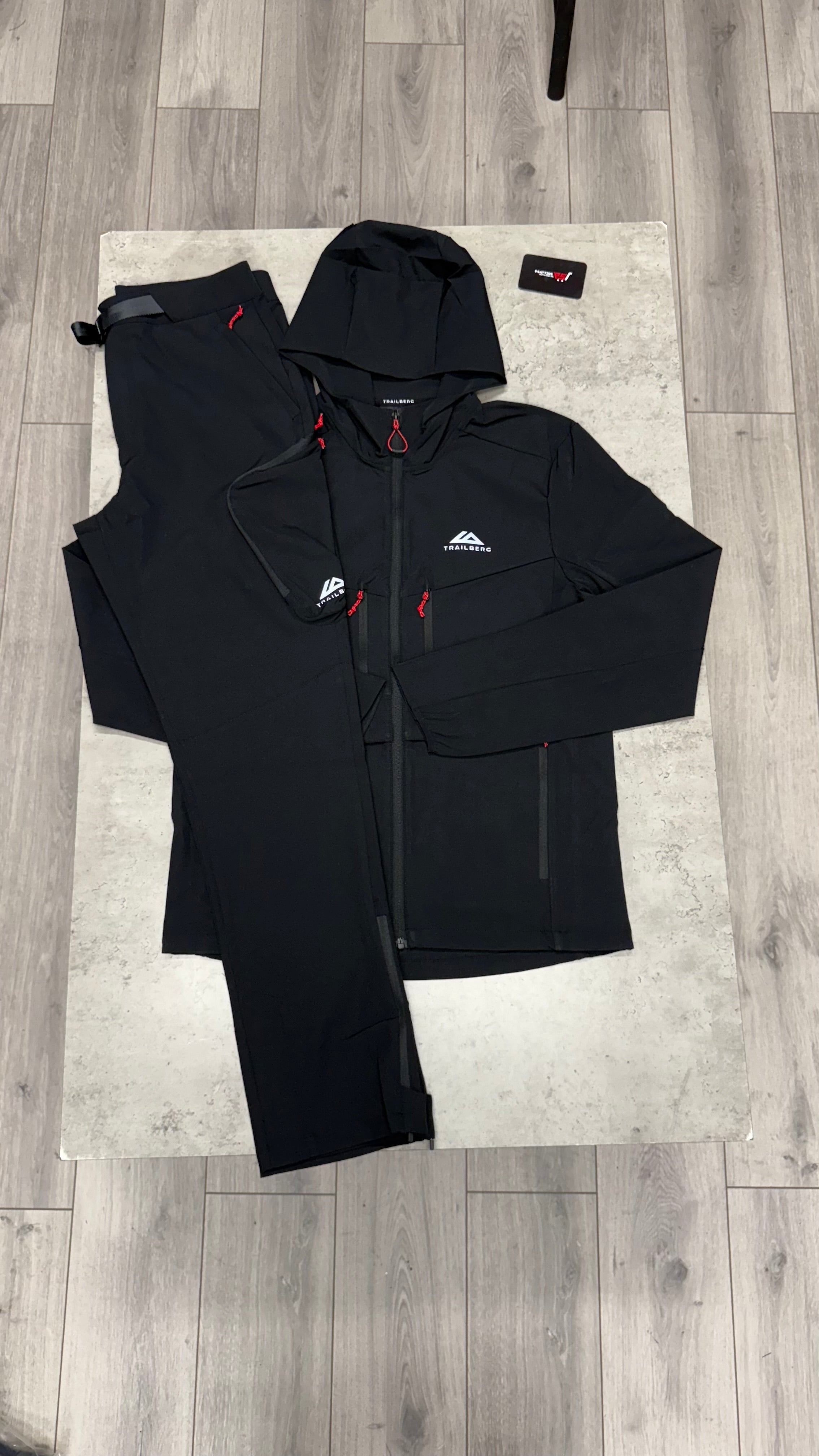Trailberg Panoram Tracksuit ‘Black Red’