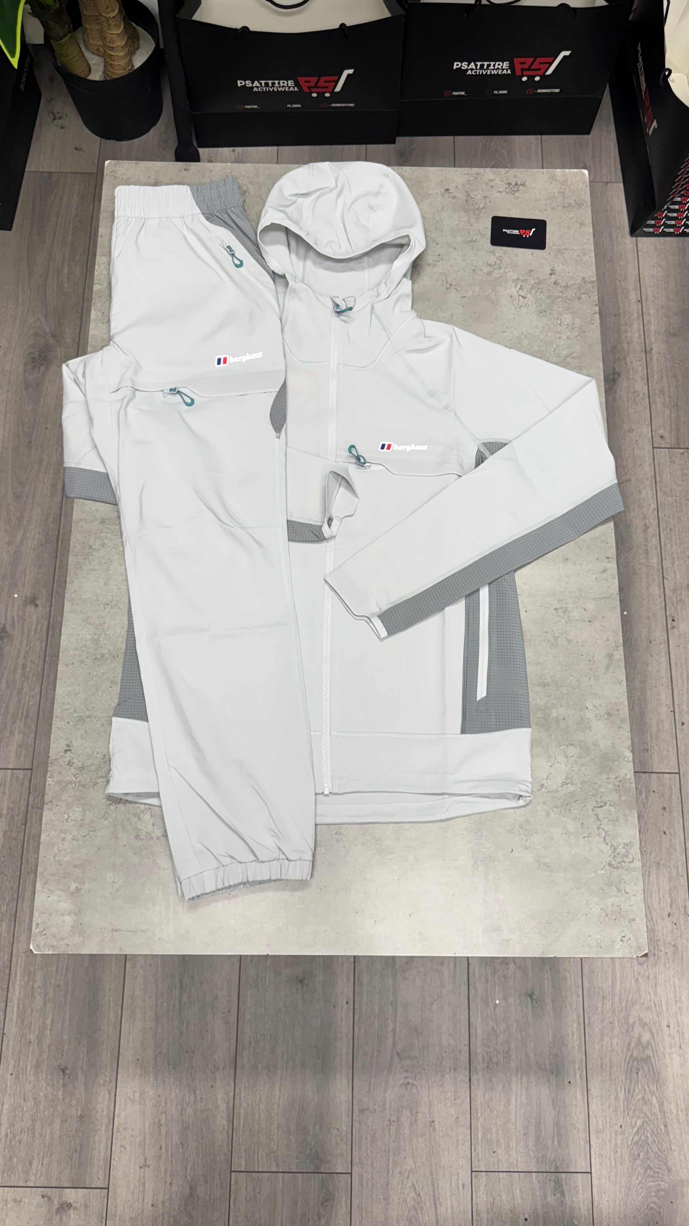Berghaus Wavertree Hooded Tracksuit’ White Grey’