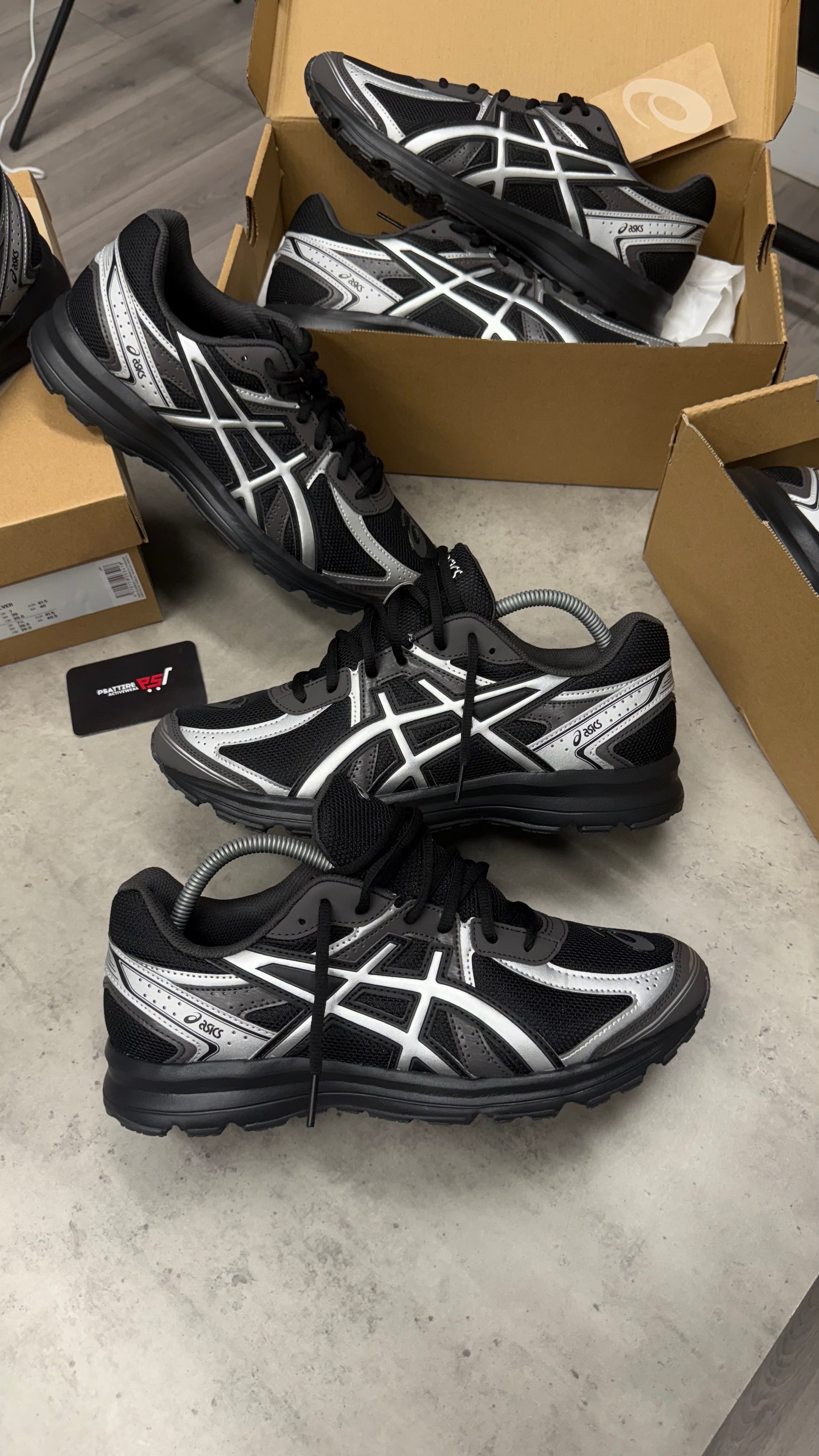 Asics Jog 100 ‘Triple Black’