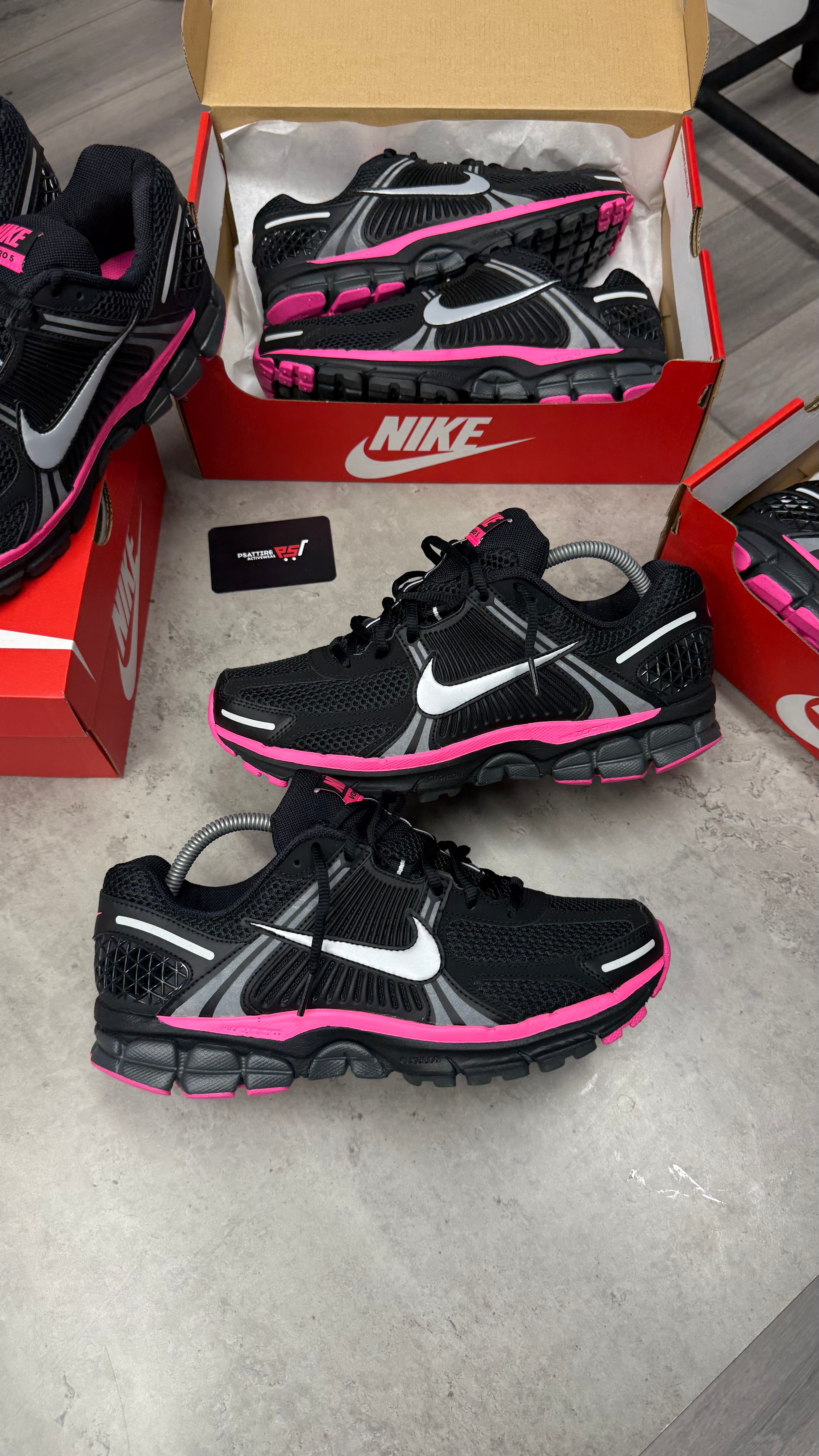 Nike Zoom Vomero 5 ‘Black Pink’