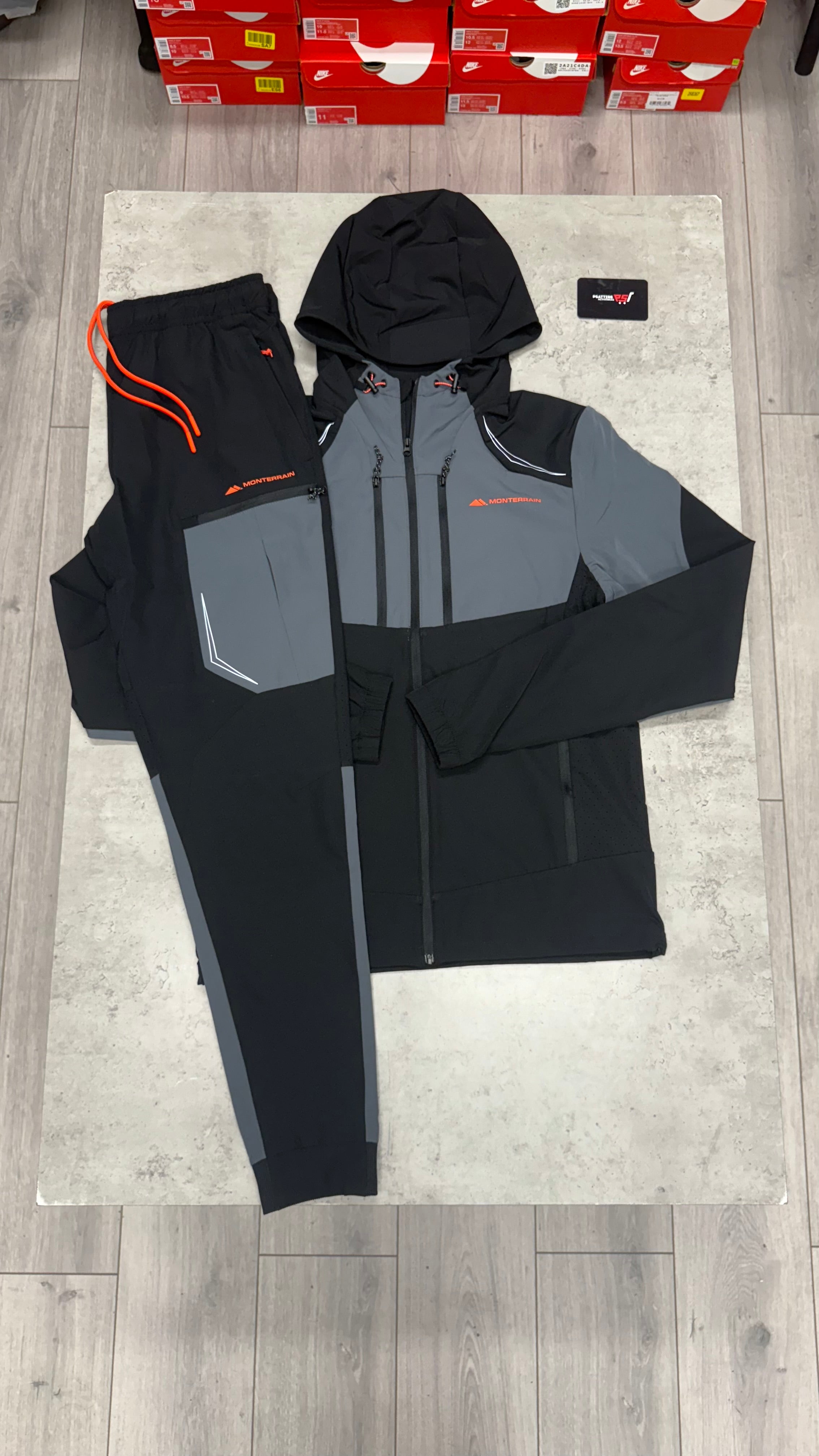 Monterrain Orbit Tracksuit ‘Black Grey’