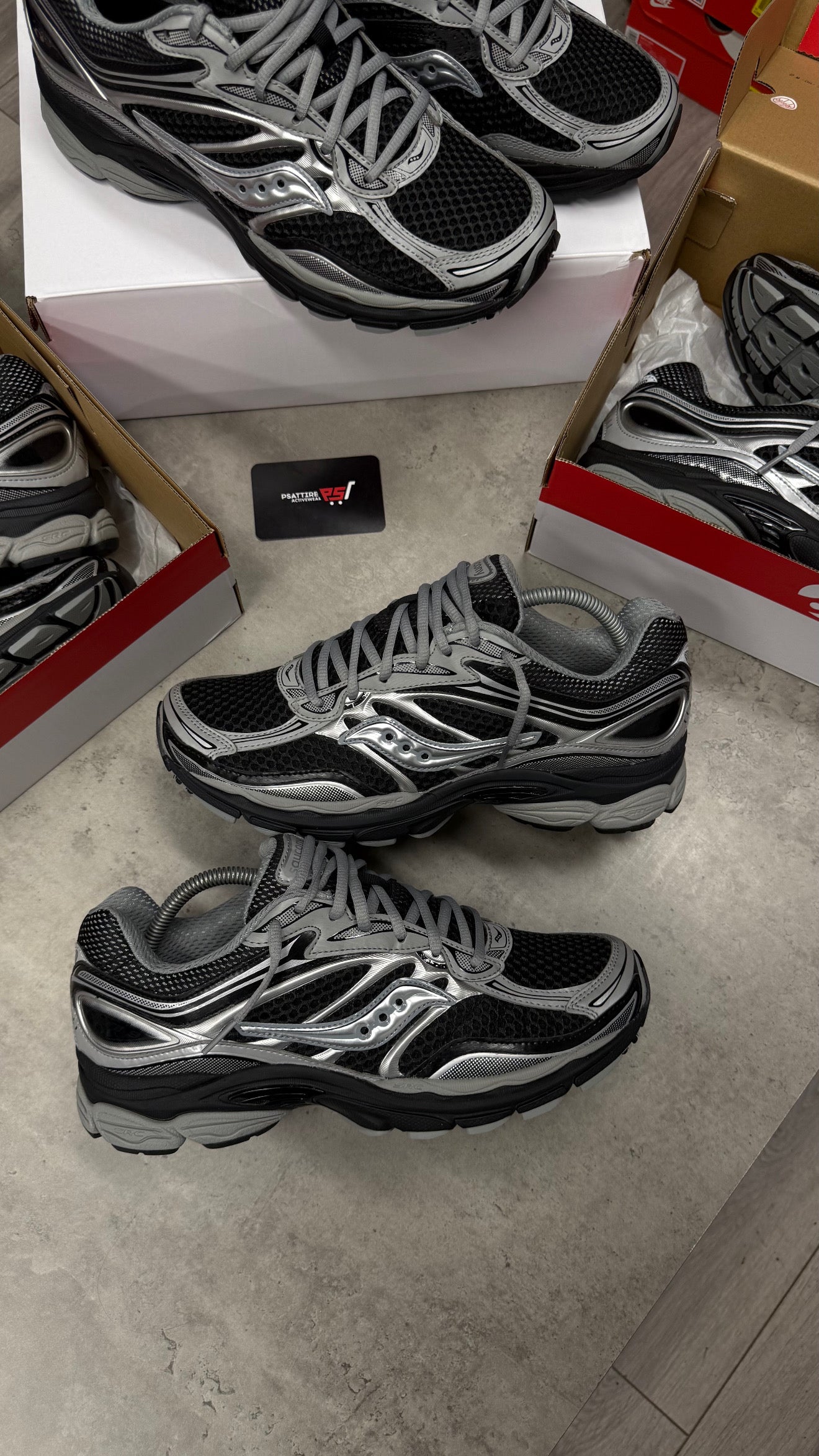 SAUCONY PROGRID OMNI 9 - BLACK/SILVER